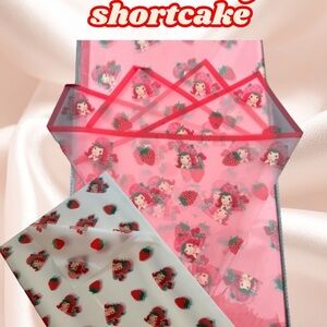 Strawberry shortcake floral wrap